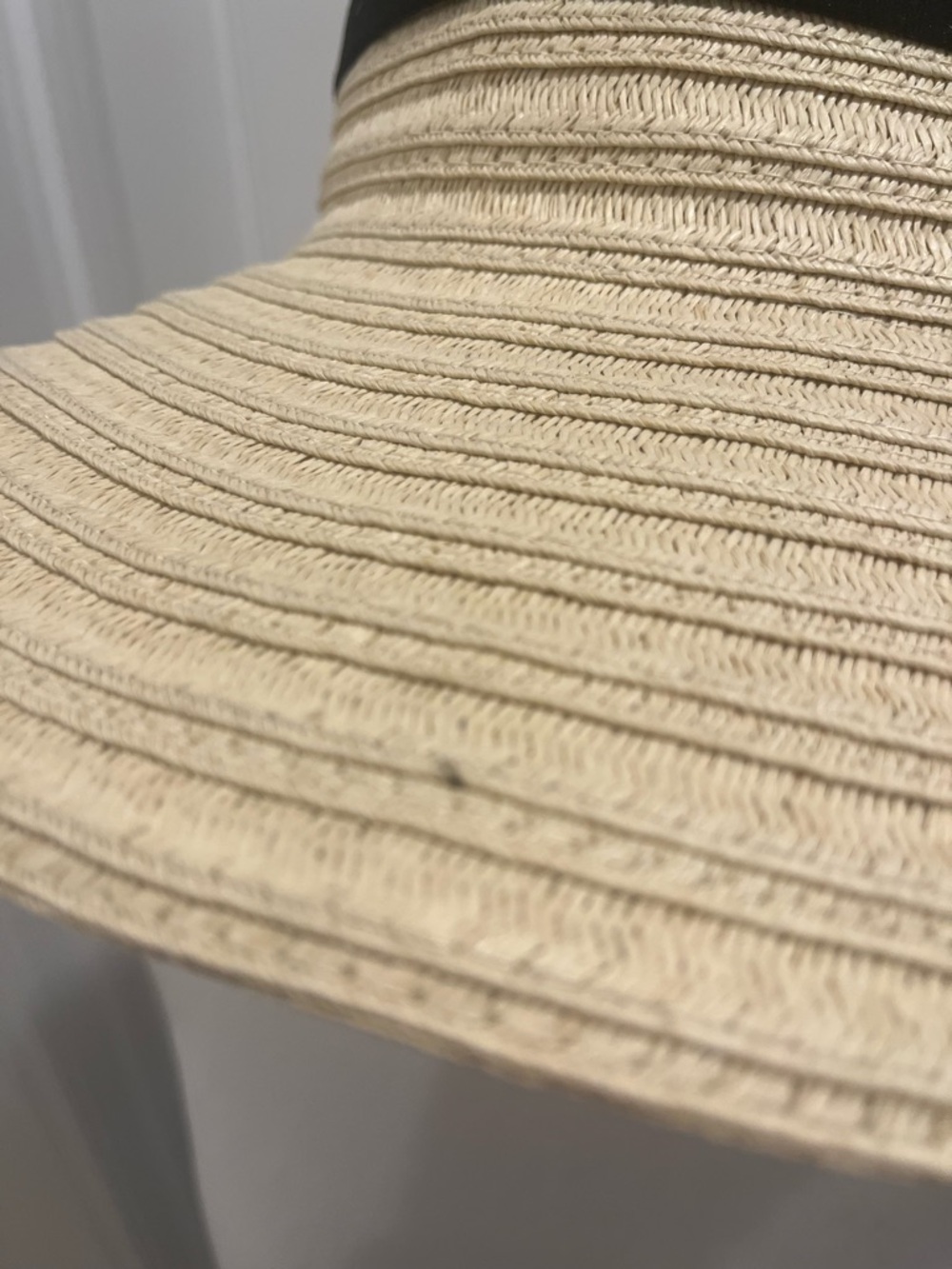 Shade & Shore Cream Straw Sun Hat with Black Band - Picture 5 of 7